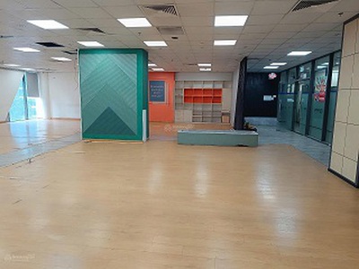 Cho thuê văn phòng the golden palm lê văn lương, khoảng 80 triệu/ tháng   hơn 217m2 1