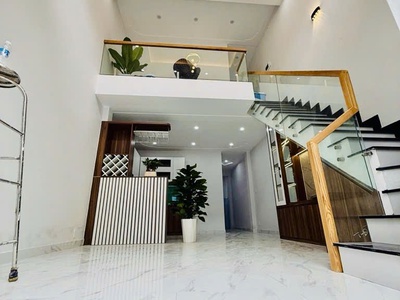 Nhà mới, đường oto ra vào, ra lê văn việt 3 phút, sổ hông sang tên ngay lh 0382202524 0
