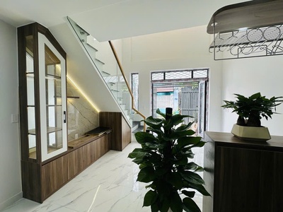 Nhà mới, đường oto ra vào, ra lê văn việt 3 phút, sổ hông sang tên ngay lh 0382202524 4
