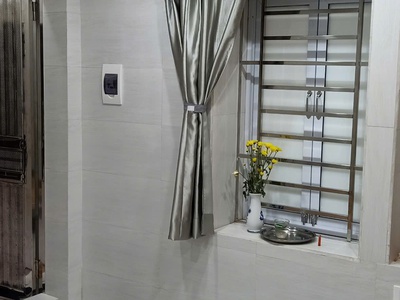 Tập thể tầng 1 ở chợ 8/3 gần phố Quỳnh Mai, Thanh Nhàn 2
