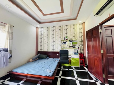 Gấp bán nhà gần chợ bình thành hẻm 7m thông 75m2 ngang 5m cực đep-4 tầng nhỉnh 6 tỷ 3