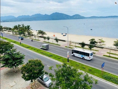 Bán lô đất mặt tiền nguyễn tất thành   view biển   cực kỳ hiếm - dt: 128.5m   ngang 5m 2