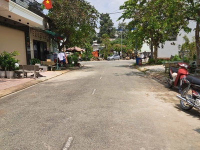 Bán đất đông hòa,shr đường nhựa 12m,gần chợ đông hòa,bigc go dĩ an 4