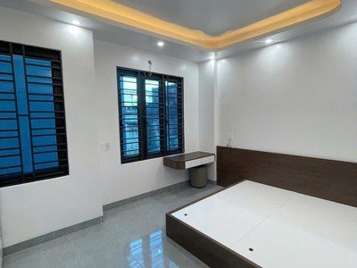 Bán nhà 3 tầng ngõ phố Tống Duy Tân, ph Ngọc Châu, TP HD, 40m2, mt 4.8m, 3 ngủ, 2.55 tỷ 6