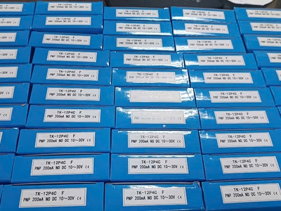 Cảm biến từ TK-12P4C Toky 0