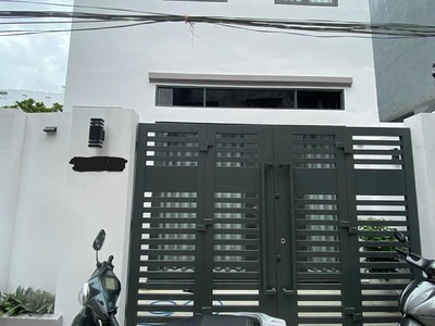 Bán nhà sát căn mặt tiền đường Tỉnh Lộ 10, DT 63m2, xây mới 1 trệt, 1 lầu 1