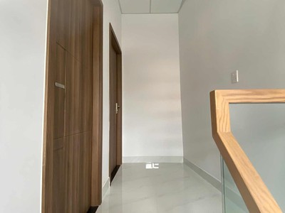 Bán nhà sát căn mặt tiền đường Tỉnh Lộ 10, DT 63m2, xây mới 1 trệt, 1 lầu 10