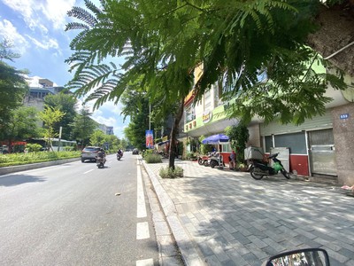 Siêu phẩm mặt phố lạc long quân - mt quyền lực 14m - 3 mặt thoáng - vỉa hè 6m - sổ vuông 3