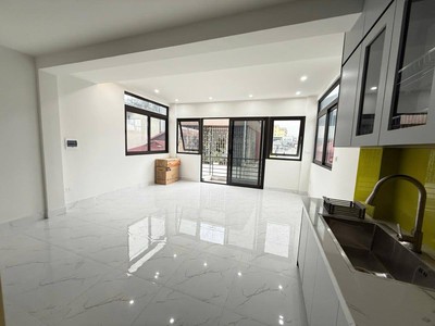 19,7 tỷ. phân lô 65m 5 tầng 5mmt phố lê trong tấn  ngõ ô tô  thang 1