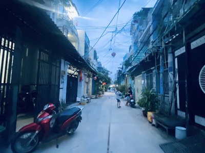 Siêu phẩm liên khu 5-6 hẻm 5m khu nhà lầu gần chợ 61m2,4tầng 5 tỷ 2 1