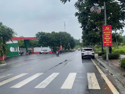 Bán đất bát khối - ngõ to ô tô tránh - 93m2 - mặt tiền 4,8m - giá chỉ 16,5 tỷ 0
