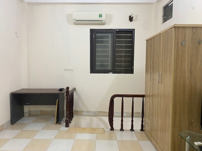 Nhà 2 tầng mới, lối đi riêng biệt  mỗi tầng 20m2 . Tổng DT: 40m 3