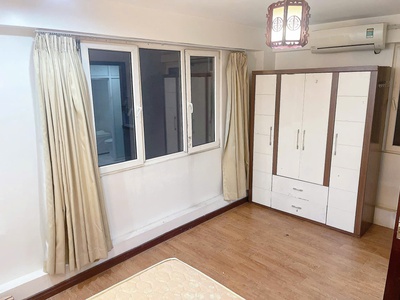Nhà mình còn 1 căn mặt đường phố mai hắc đế cách vincom bà triệu 200m diện tích 20m2 0