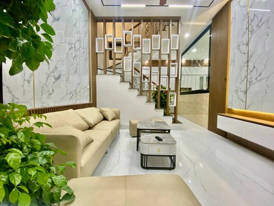 Bán nhà trần khát chân 37m2. 5 tầng. mặt tiền 4m. giá 8.2 tỷ hai bà trưng hà nội 0