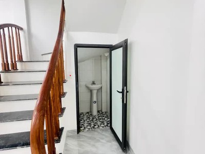 Bán nhà đê trần khát chân 37m2.  5 tầng. mặt tiền 4m. giá 7 tỷ hai bà trưng hà nội 4