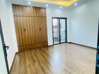 Bán nhà đê trần khát chân 37m2.  5 tầng. mặt tiền 4m. giá 7 tỷ hai bà trưng hà nội 3