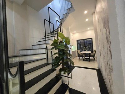Bán nhà bùi ngọc dương 33m2. 4 tầng. mặt tiền 3.02m. giá 10.5 tỷ hai bà trưng hà nội 2
