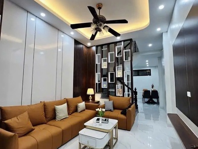 Bán nhà thạch bàn long biên  45m    4 tầng   9 tỷ   ô tô vào nhà   sổ phân lô cực đẹp 0