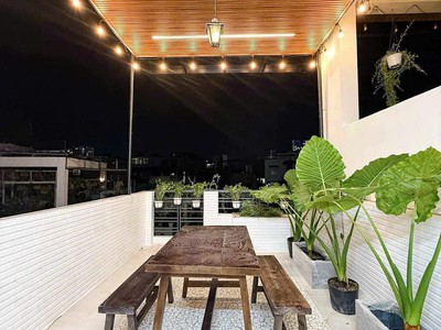  xe hơi đỗ trước cổng   nhà đẹp nở hậu   khu cao tầng đồng bộ   an ninh tuyệt vời  2