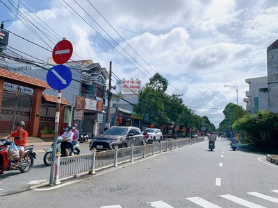 Bán nhà đất măt tiền diện tích lớn thổ cư 100 đường nguyễn đệ bình thuỷ cần thơ 0