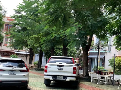 Bán nhà đường hoàng diệu 2 , phường linh chiểu, thủ đức. dt 116m2  6.2x19 , sh, giá 8.48 tỷ. 2