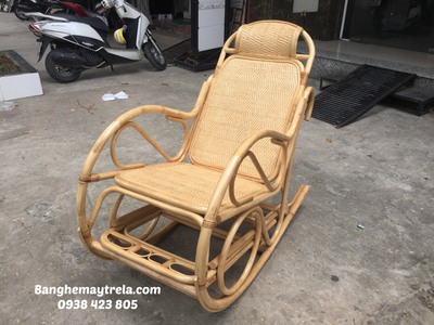 Ghế bập bênh mây cho người lớn tuổi 1