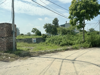 HOT  80m2 Đất TĐC Ngọc Động, View Vườn Hoa. Cạnh đại dự án Vin Safari, đường rộng 12m, vỉa hè 5
