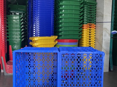 Sóng nhựa hở 8 bánh xe siêu bền, dễ đẩy hàng trong kho xưởng 0