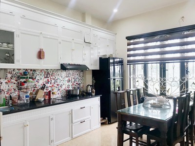 Chủ nhờ bán nhà nam hồng 74m2, 3t, mt4m, 11 tỷ, đông anh, mpkd, vỉa hè. 1