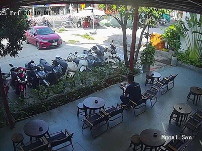 Do quản lý không nổi cần sang quán bán đồ ăn vặt mang đi rất đông khách 2