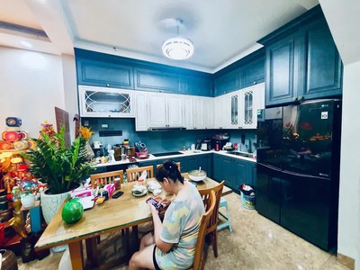Bán nhà hồ đắc di 39m2, 6 tầng. mặt tiền 5.3m. giá 11 tỷ đống đa hà nội 2