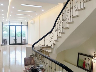 Chủ nhờ bán nhà nam hồng 74m2, 3t, mt4m, 11 tỷ, đông anh, mpkd, vỉa hè. 4