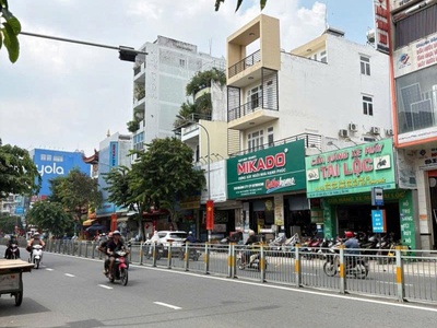 Bán nhà mặt tiền lũy bán bích - gần âu cơ, tân thành, 4,4x24m,  cấp 4- tiện xây, 16,8 tỷ. 0