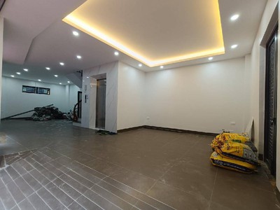 Nhà mới thang máy - lô góc 3 mặt ngõ - ô tô vào nhà 1