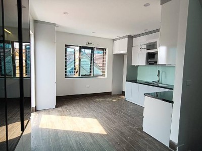 Nhà mới thang máy - lô góc 3 mặt ngõ - ô tô vào nhà 3