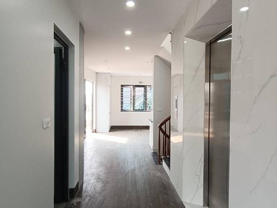 Nhà mới thang máy - lô góc 3 mặt ngõ - ô tô vào nhà 4