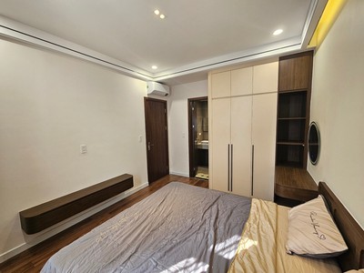 Cho thuê căn hộ 2 phòng ngủ xịn xò tại Vinhomes Marina 9
