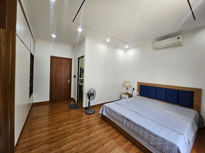 Cho thuê nguyên căn liền kề 5 phòng ngủ chỉ 27 triệu tại Vinhomes Marina 5