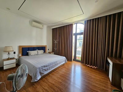 Cho thuê nguyên căn liền kề 5 phòng ngủ chỉ 27 triệu tại Vinhomes Marina 8