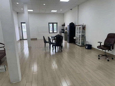 Nhà mặt tiền cộng hòa   88m    3 tầng   đang cho thuê 30tr/th 3
