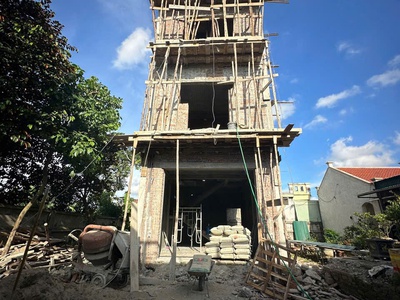 Chính chủ chào bán sớm căn nhà 3 tầng sân cổng độc lập tại thuận tị-an hồng 1