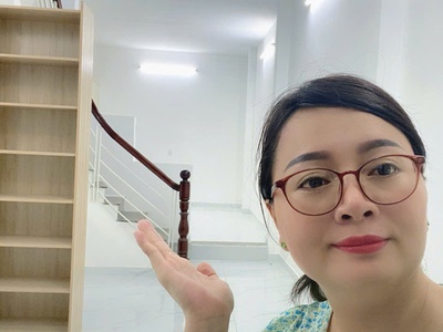 Ngay vincom - nguyễn xí - bình thạnh - hẻm 4m - 3 tầng hoàn công đủ - nhà mới chắc chắn - chính chủ 0
