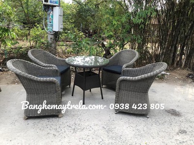 Bàn ghế ăn đan dây nhựa 1