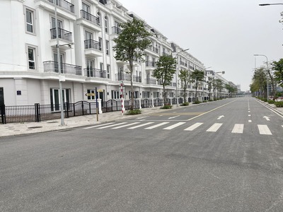 Bán gấp căn liền kề Eurowindow Twin Parks 75m2, mặt tiền 5m, View thoáng đẹp, sổ đỏ sẵn sang tên 0