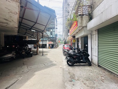 Bán nhà giải phóng 4 tầng long lanh dân xây ô chờ thang máy lô góc ô tô kinh doanh thanh xuân 0