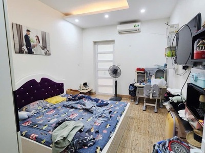 Bán nhà giải phóng 4 tầng long lanh dân xây ô chờ thang máy lô góc ô tô kinh doanh thanh xuân 4