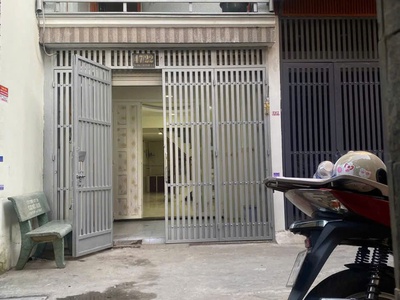 Nhà xây dựng kiên cố cứng cáp 1 lầu sổ hồng riêng ngay siêu thị metro quận 12 0