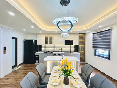 Bán gấp nhà Nguyễn Khánh Toàn ngõ thông gần phố kinh doanh 60m  x 5 tầng 15 tỷ 0
