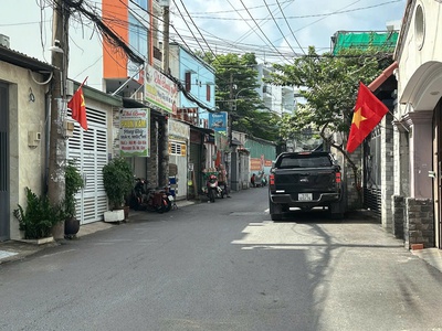 Biệt thự mini ngang 8m 120m2 mái thái hẻm 183 nguyễn văn khối tặng sân vườn đl 13 tỷ hơn 0