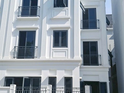 Biệt thự 3 mặt thoáng - sổ đỏ 144m. mt 10m. 4 tầng trước nhà ô tô tránh 1